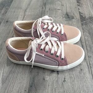 Taos Plim Soul Sneaker Canvas Lace-Up Size 7 NWOT